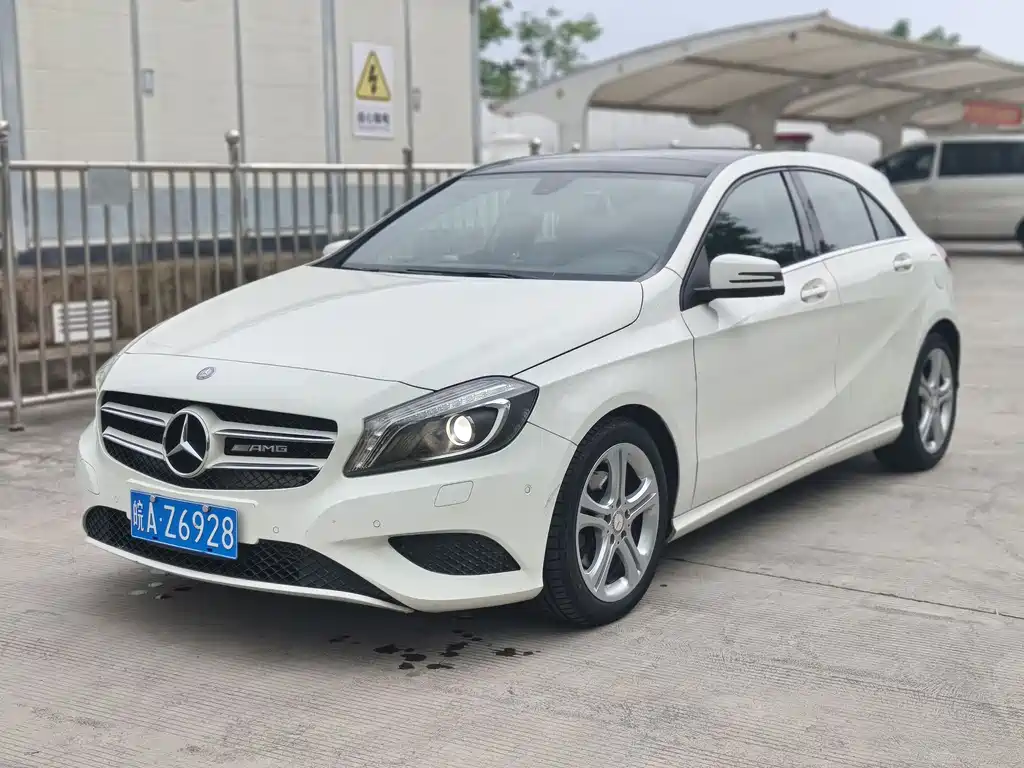 Mercedes-Benz A-Class 2015 — фото 1
