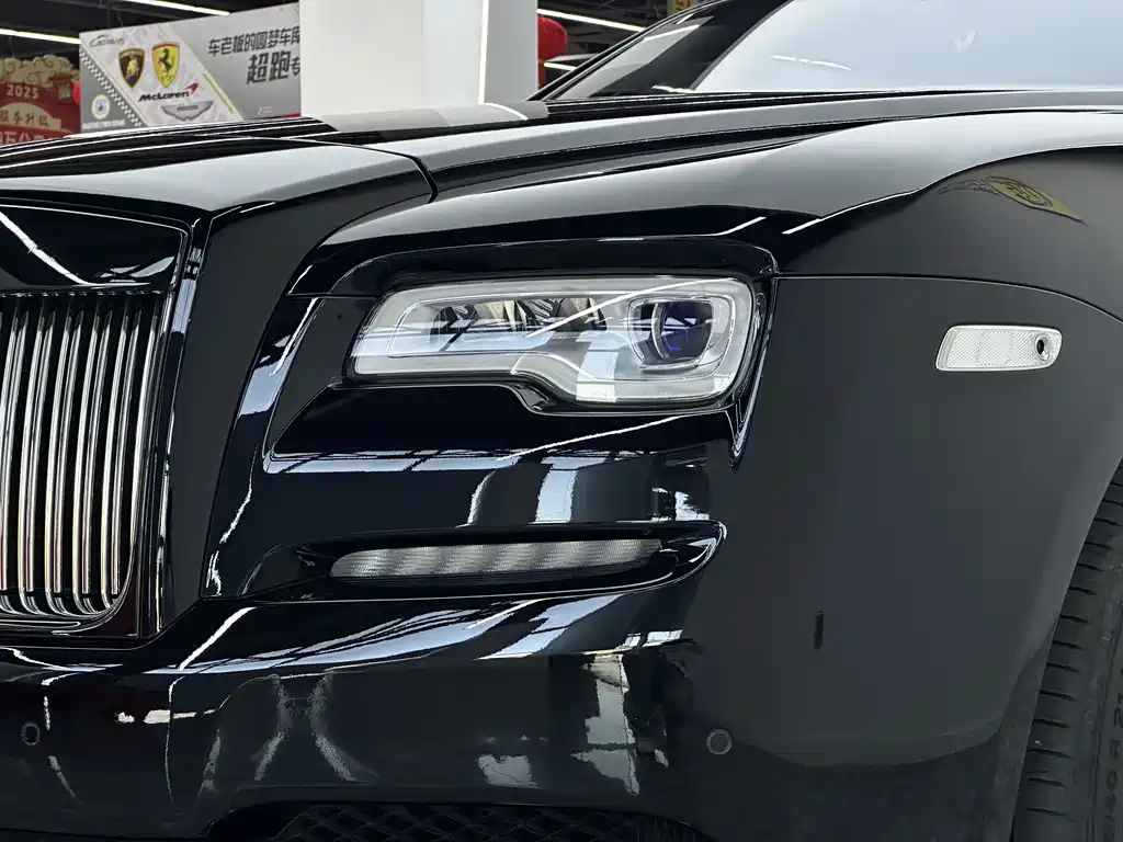 Rolls-Royce Wraith 2017 — фото 15