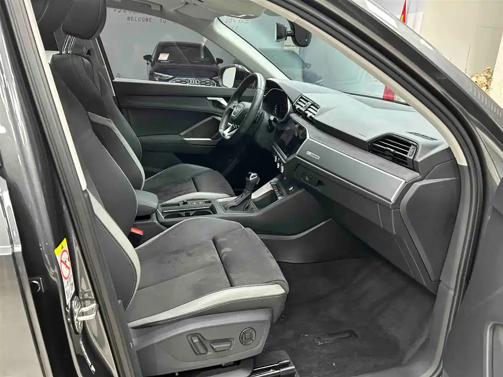 Audi Q3 2023 — фото 13