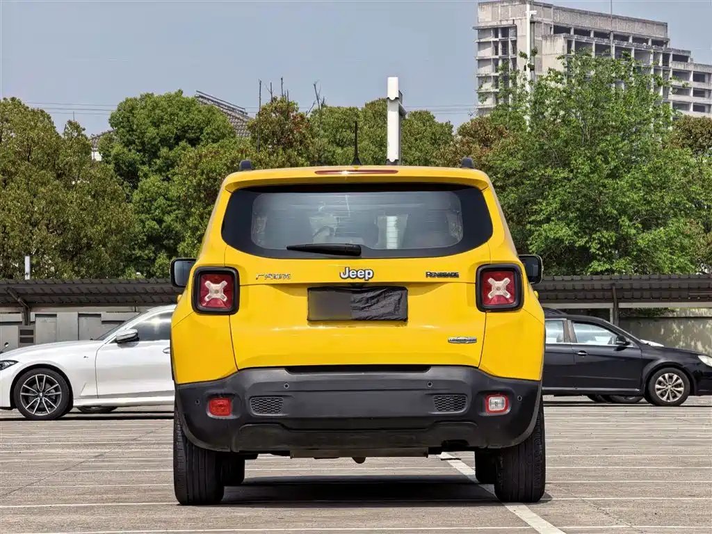 Jeep Renegade 2018 — фото 22