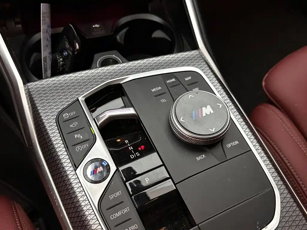 BMW 3 Series 2024 — фото 16