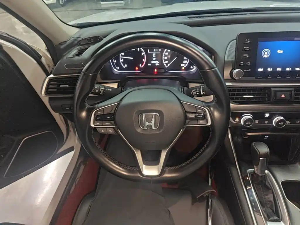 Honda Accord 2020 — фото 11