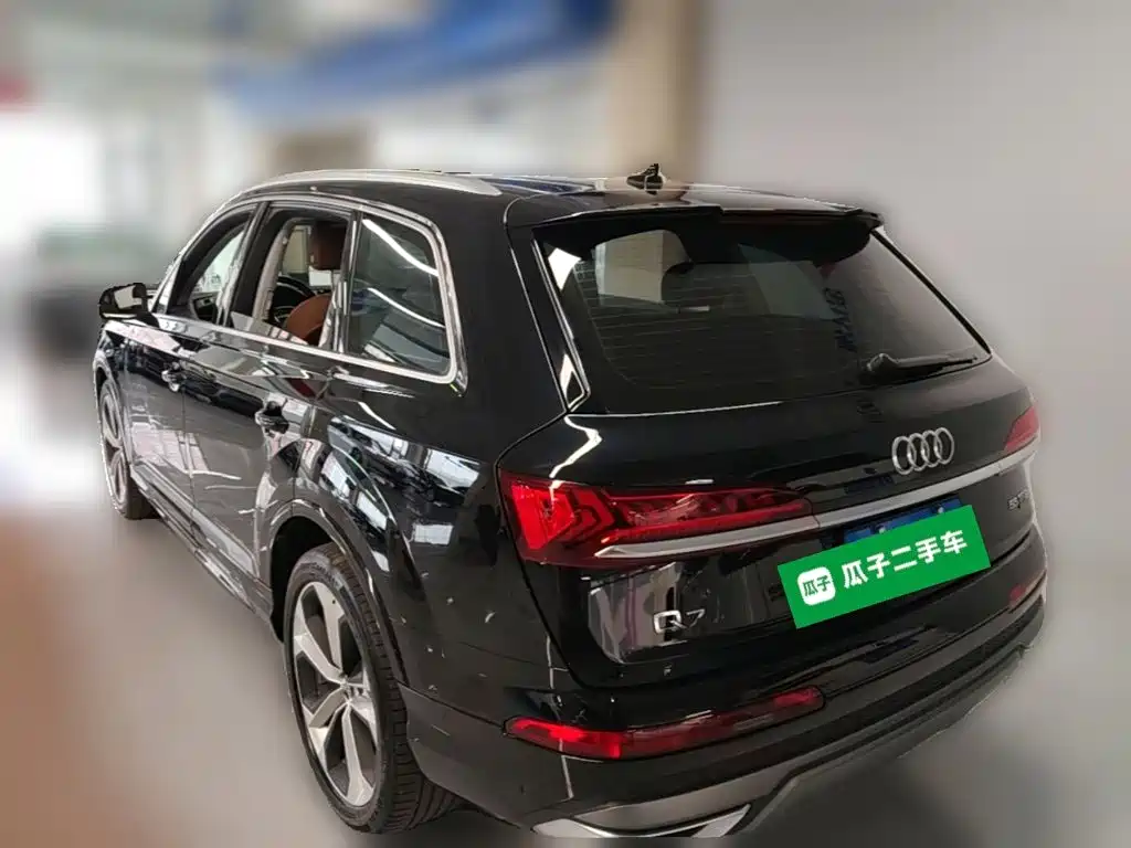 Audi Q7 2021 — фото 9