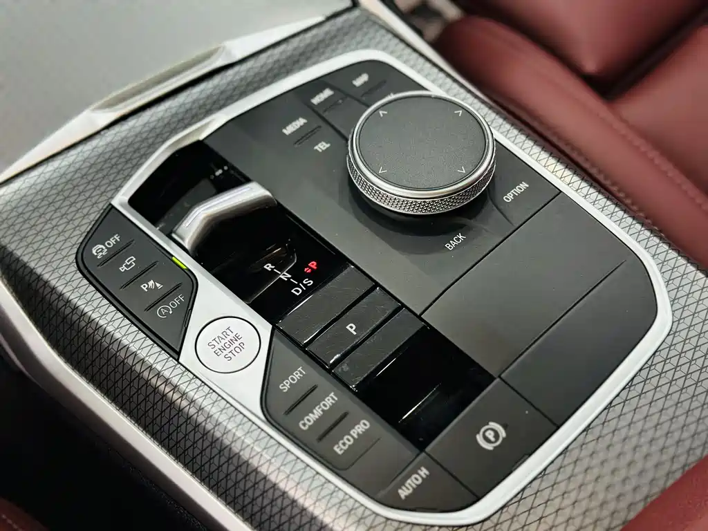 BMW 3 Series 2023 — фото 16