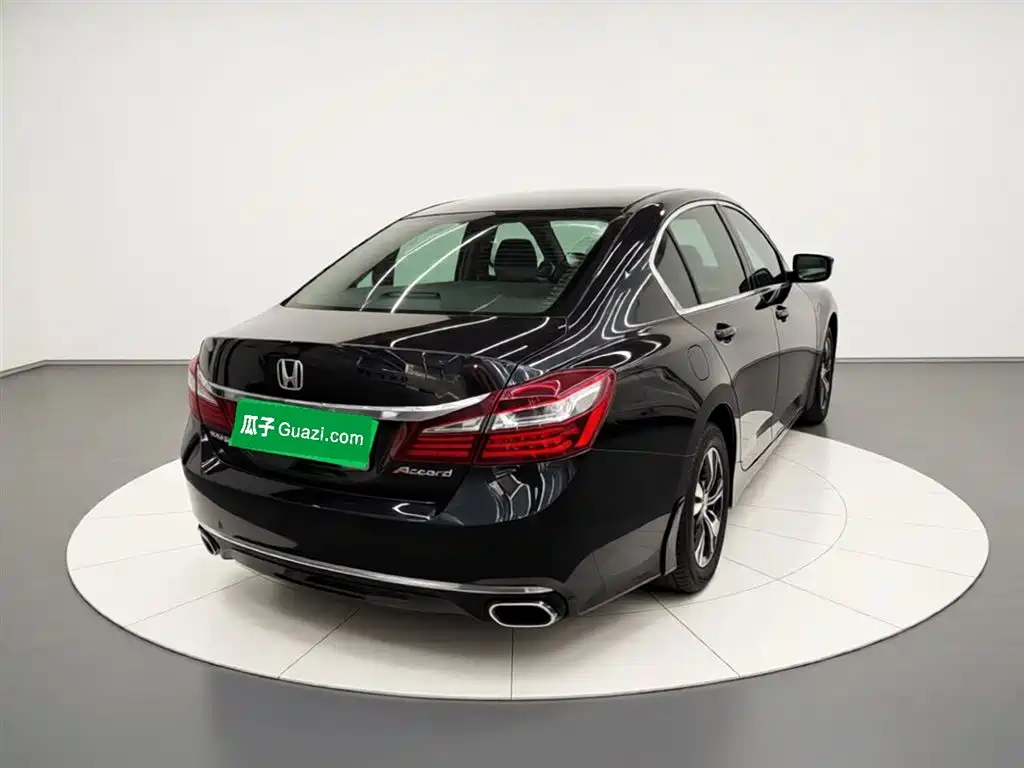 Honda Accord 2017 — фото 4