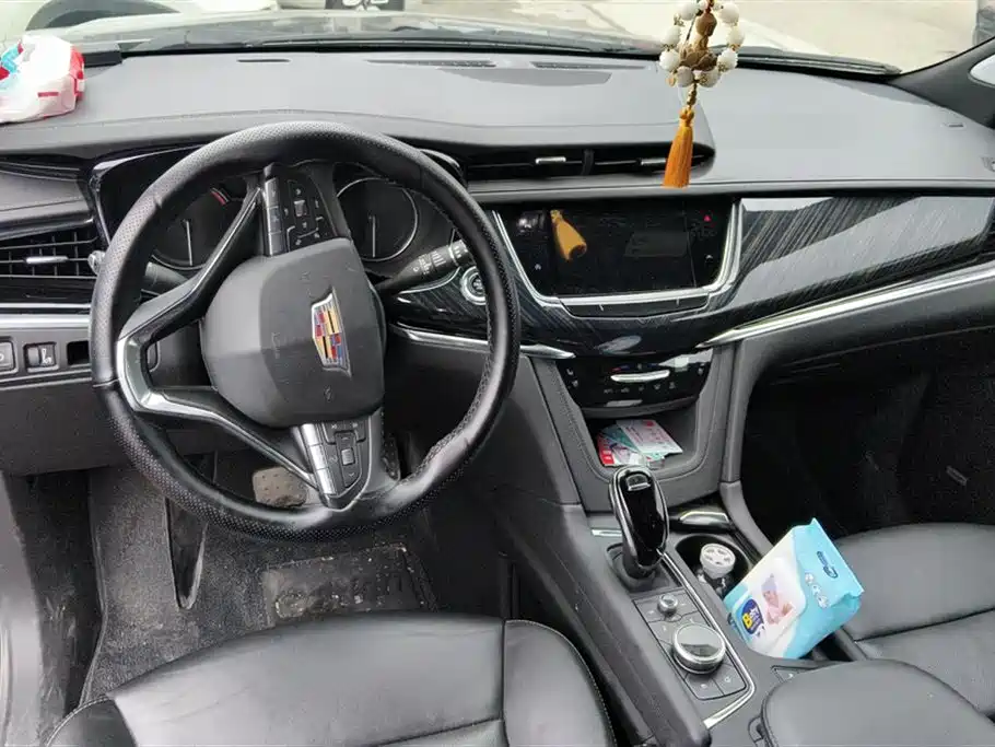 Cadillac XT6 2023 — фото 12