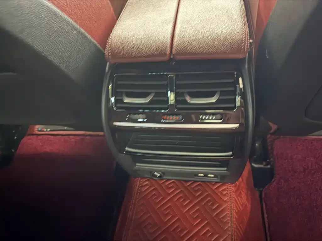 BMW 5 Series 2022 — фото 10