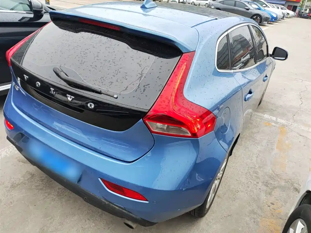 Volvo V40 2015 — фото 7