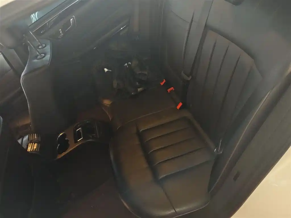 Mercedes-Benz E-Class 2015 — фото 17