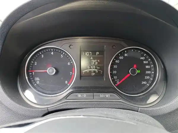 Volkswagen Polo 2016