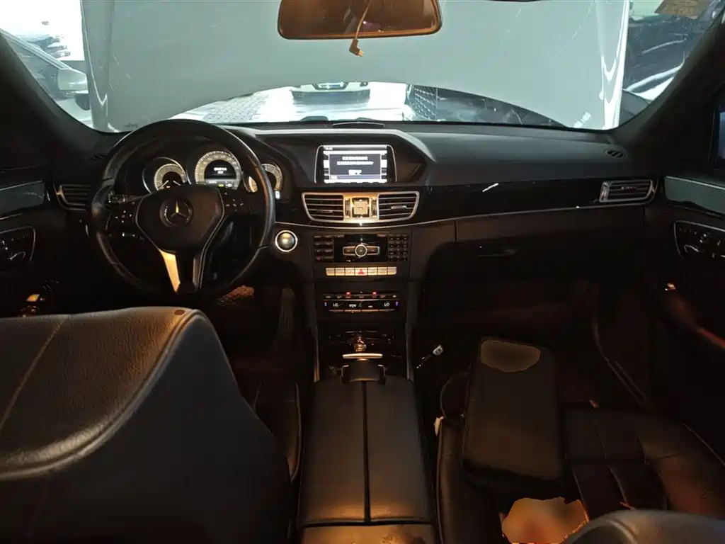Mercedes-Benz E-Class 2015 — фото 10