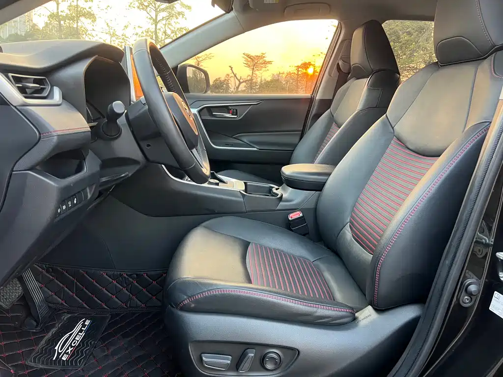 Toyota RAV4 Prime 2022 — фото 10