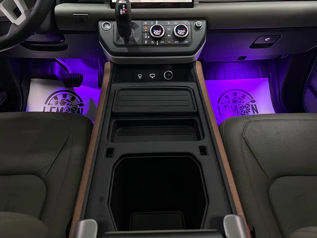 Land Rover Defender 2022 — фото 36