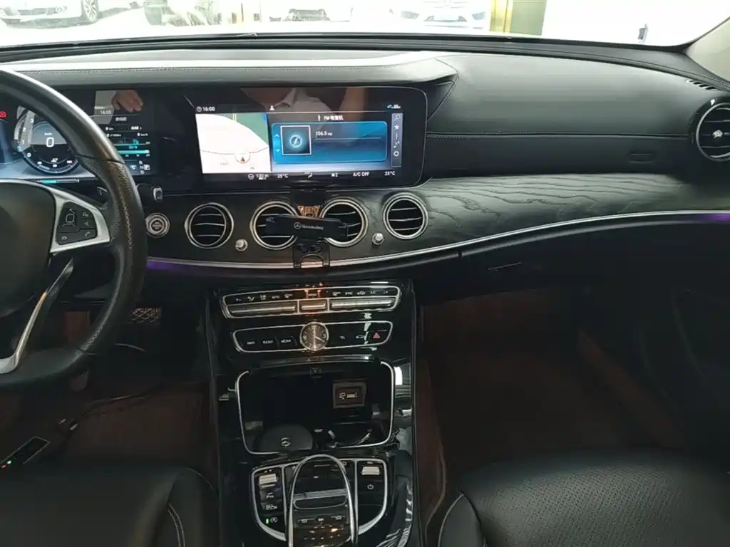 Mercedes-Benz E-Class 2016 — фото 13