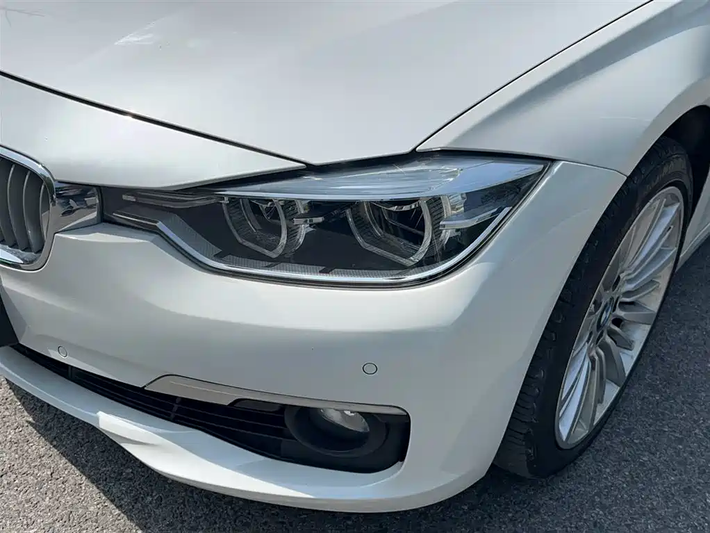 BMW 3 Series 2017 — фото 22