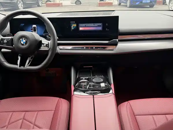 BMW 5 Series 2025