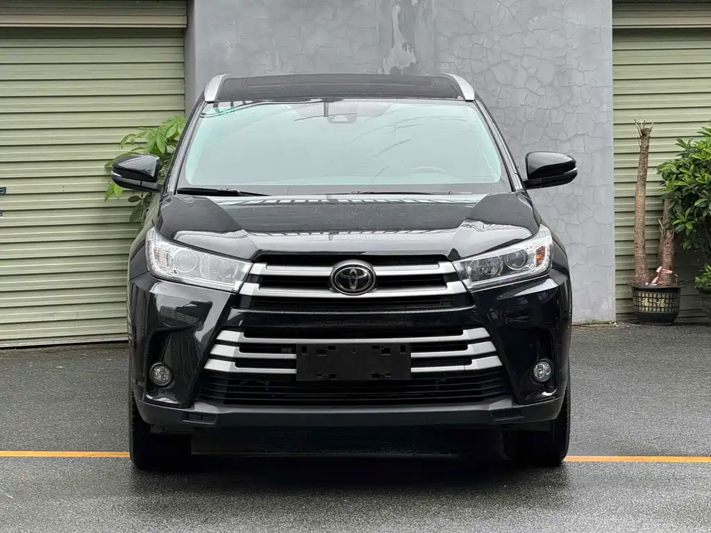 Toyota Highlander 2020 — фото 1