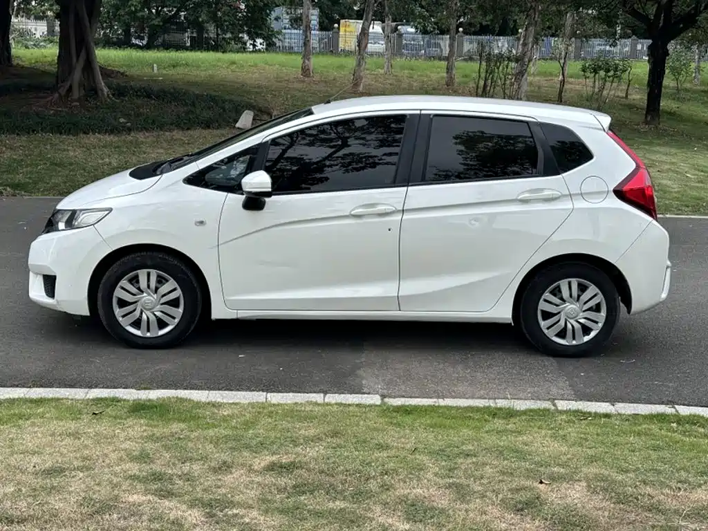 Honda Fit 2015 — фото 25
