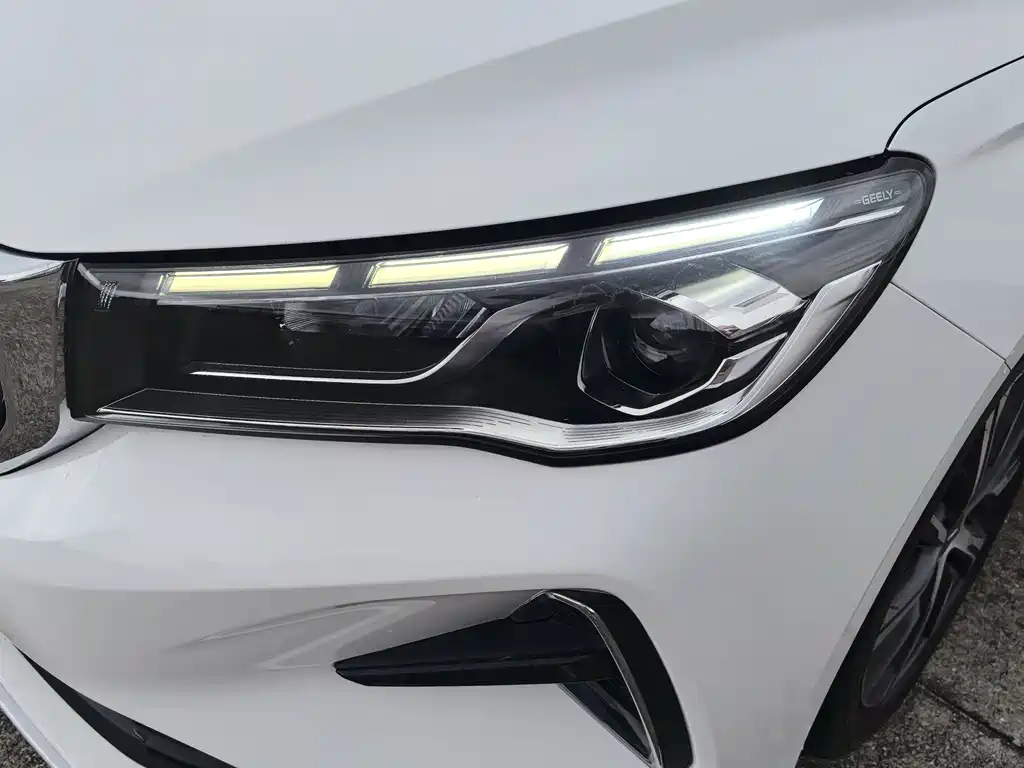 Geely Emgrand 2022 — фото 13