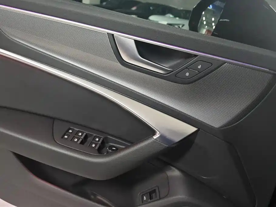 Audi A6L 2022