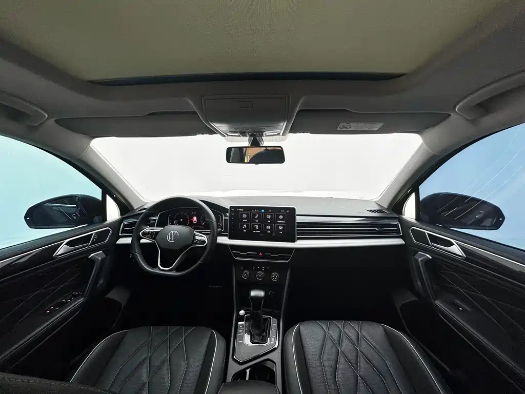 Volkswagen Tiguan L 2023 — фото 18