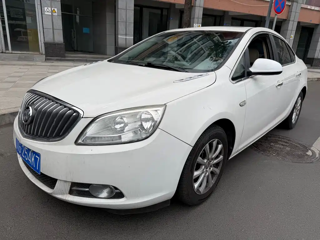Buick Excelle 2013 — фото 1