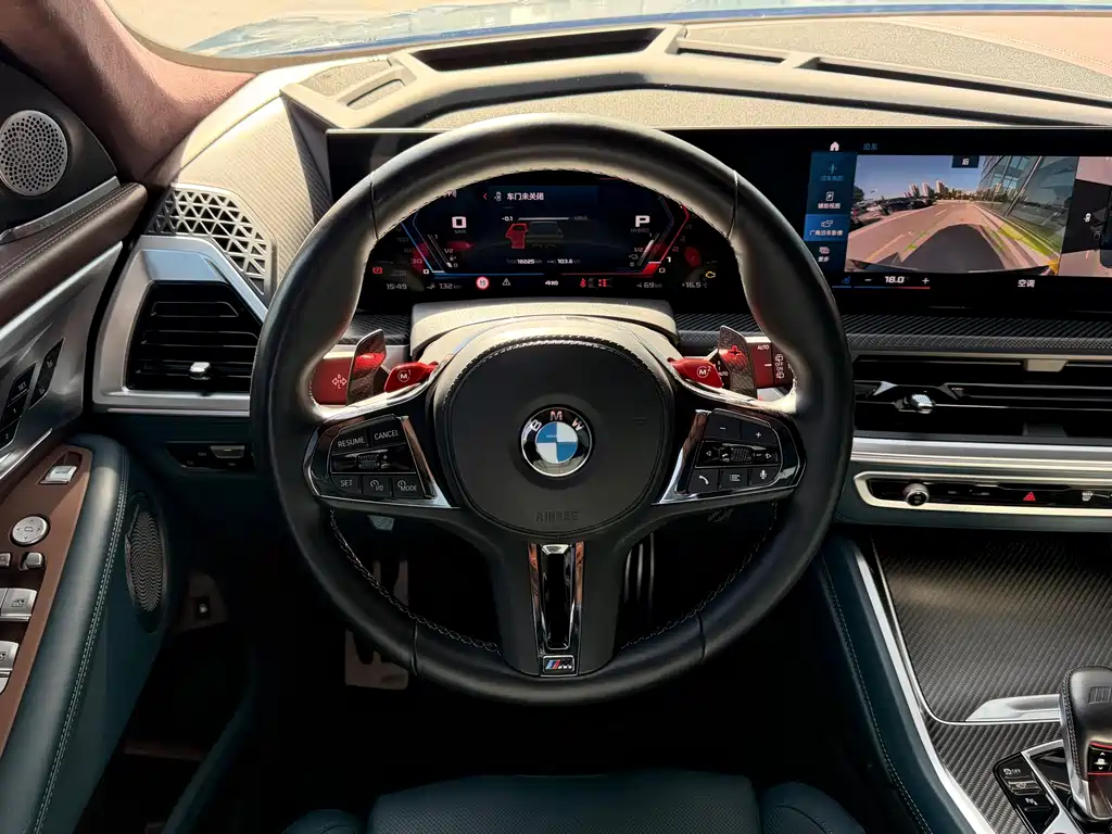 BMW XM 2023 — фото 18