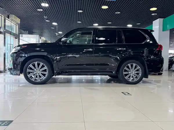 Lexus LX 2016