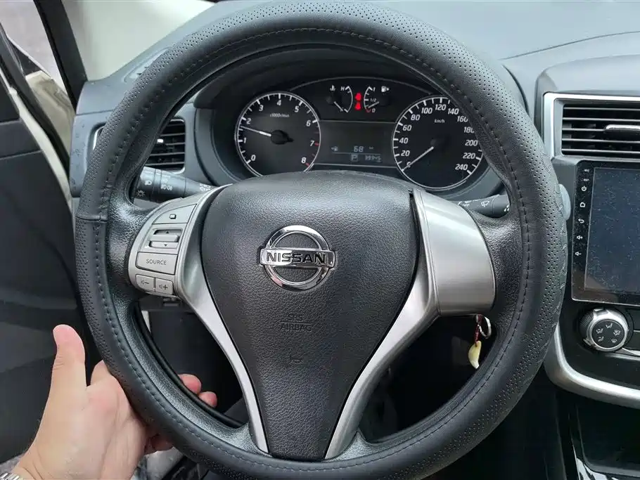 Nissan Tiida 2017 — фото 15