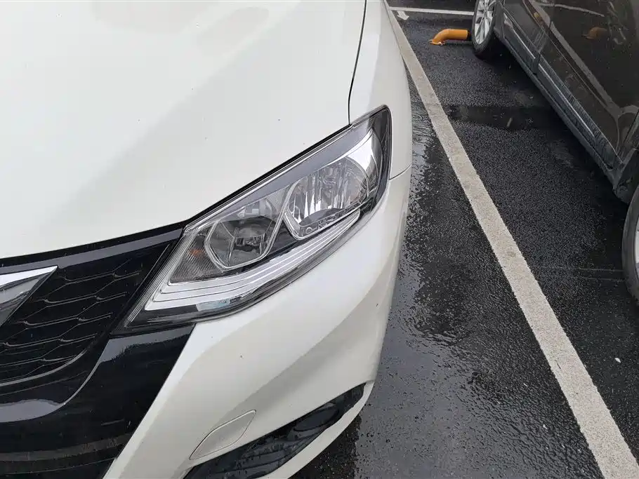 Nissan Tiida 2017