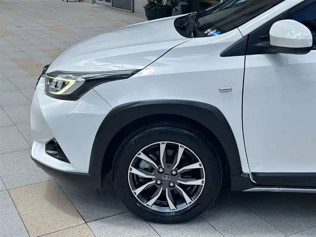 Toyota Yaris L 2023