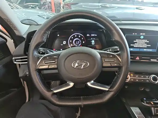 Hyundai Elantra 2021