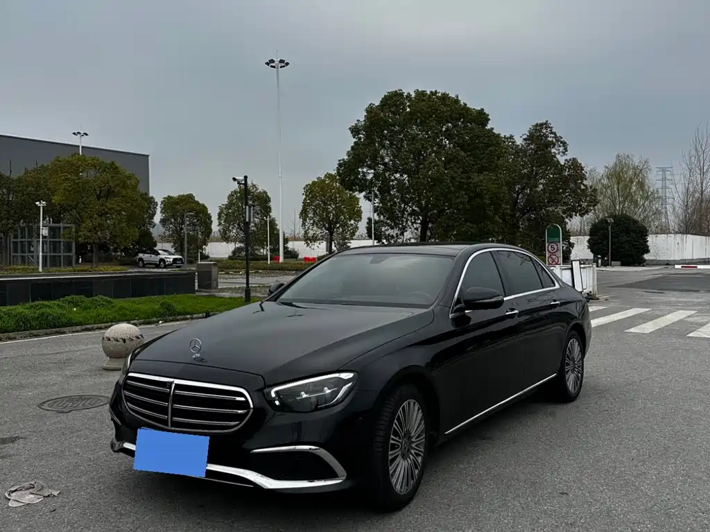 Mercedes-Benz E-Class 2023 — фото 1