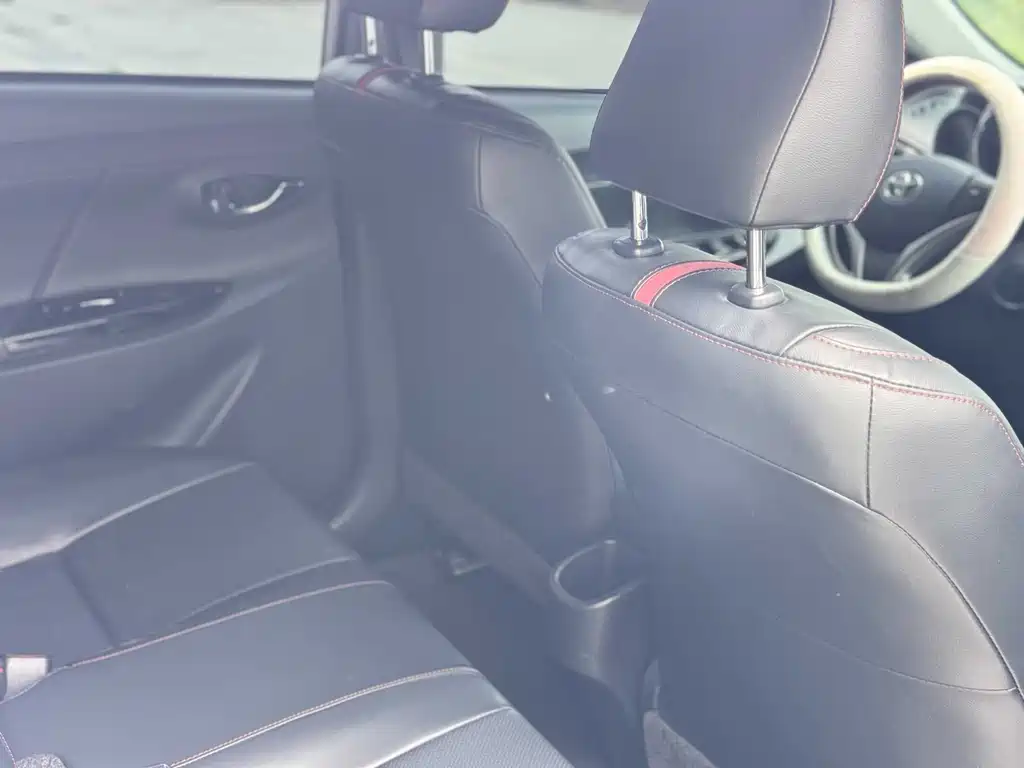 Toyota Yaris L 2022
