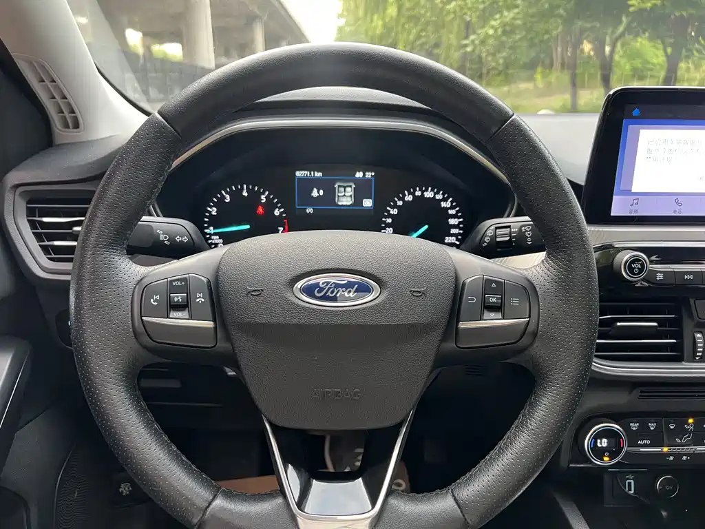 Ford Focus 2020 — фото 14