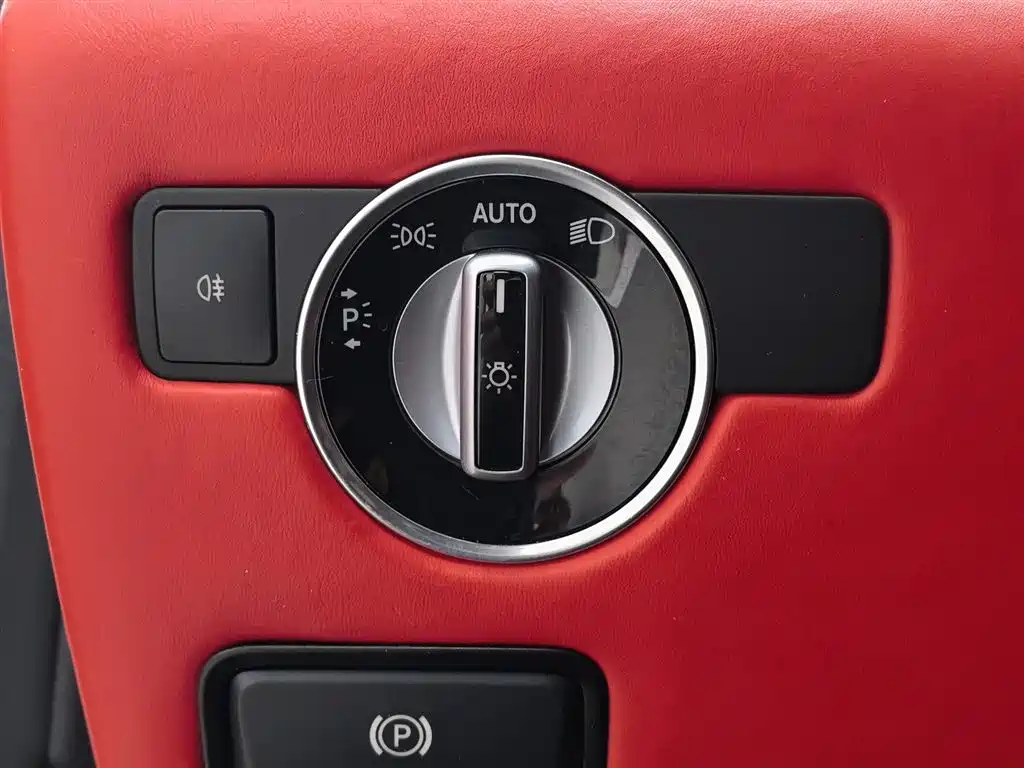 Mercedes-Benz SLC 2017 — фото 21