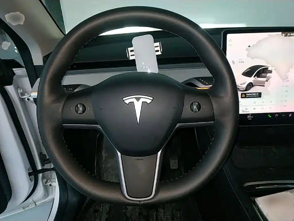 Tesla Model Y 2024 — фото 11