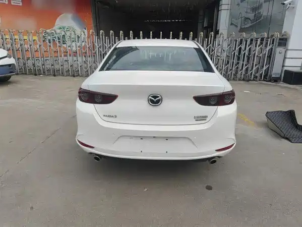 Mazda 3 Axela 2022