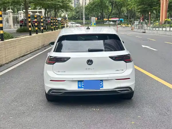 Volkswagen Golf 2021