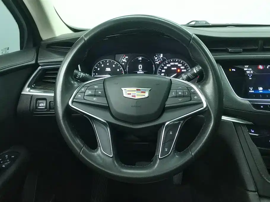 Cadillac XT5 2018 — фото 15