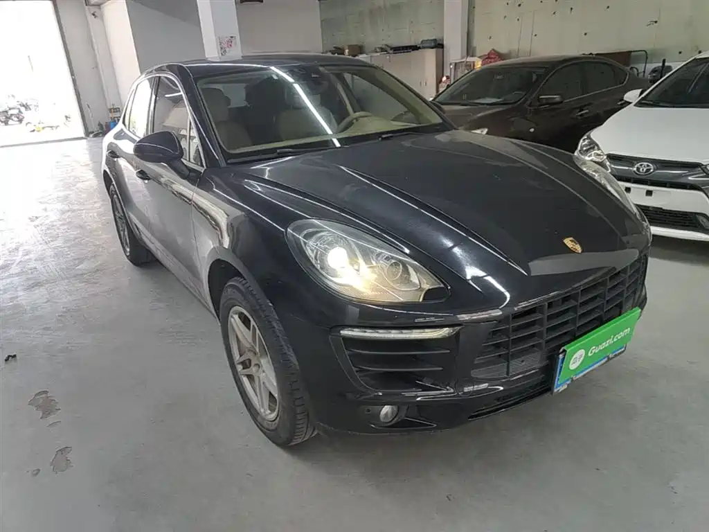 Porsche Macan 2017 — фото 22
