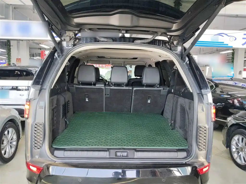 Land Rover Discovery 2019 — фото 16