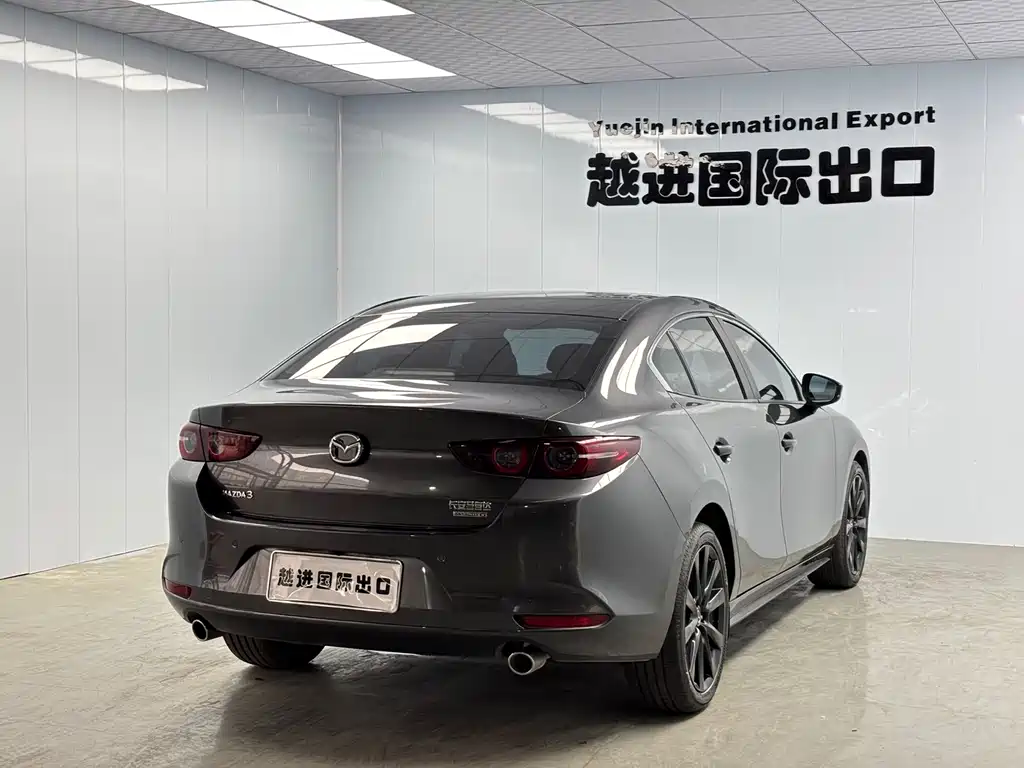 Mazda 3 Axela 2022 — фото 10
