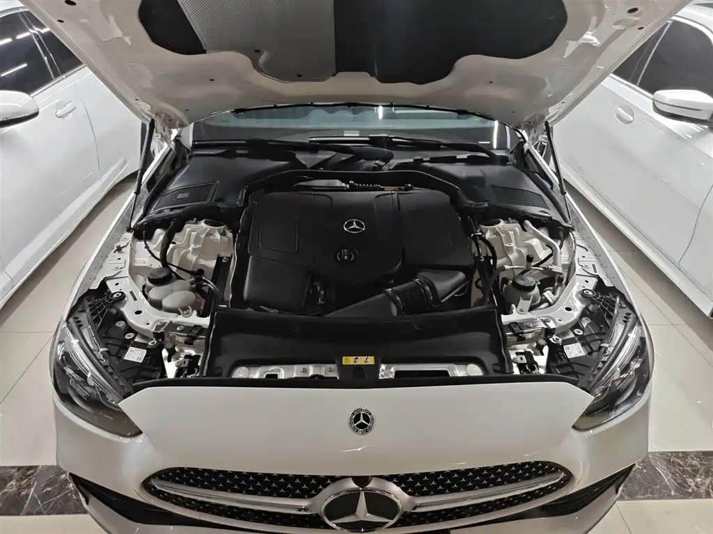 Mercedes-Benz C-Class 2023 — фото 16