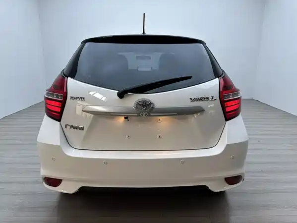 Toyota Yaris L 2023