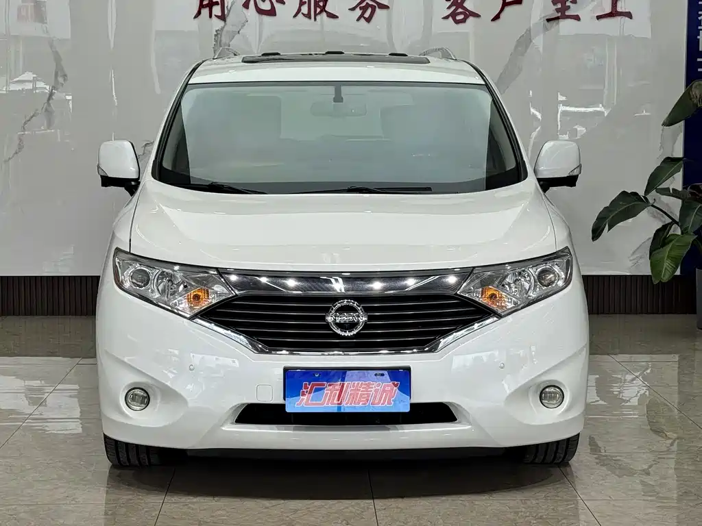 Nissan Quest 2016 — фото 3