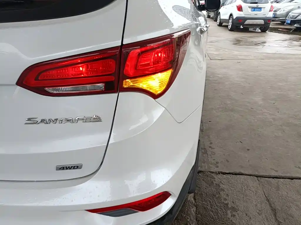 Hyundai Santa Fe 2016 — фото 8
