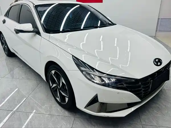 Hyundai Elantra 2023