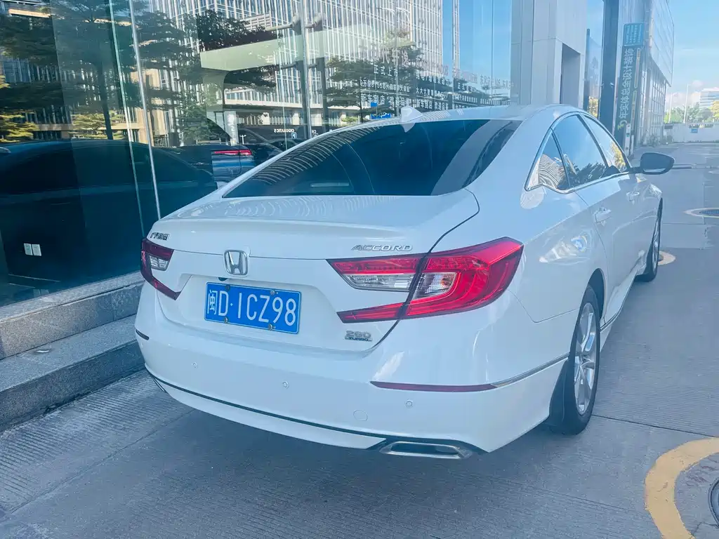 Honda Accord 2019 — фото 9