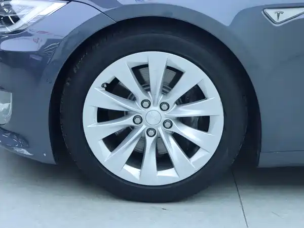 Tesla Model S 2016